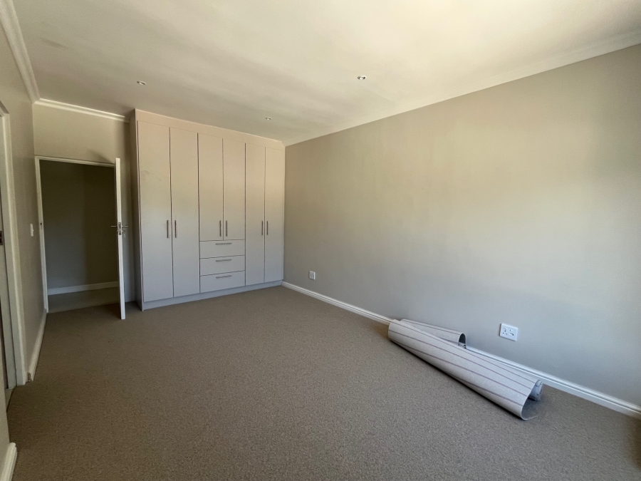 3 Bedroom Property for Sale in Bishopscourt Western Cape